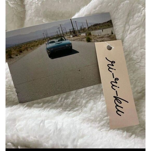 NWT Ri-Ri-Ku x FP Landscape Sherpa Blanket 59”x50” retail $165 - Picture 4 of 6